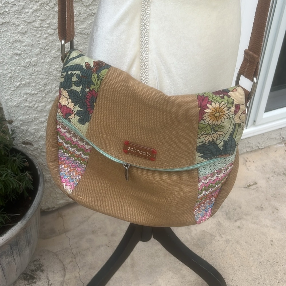 Sakroots Tan Woven Floral Embroidered Crossbody Purse